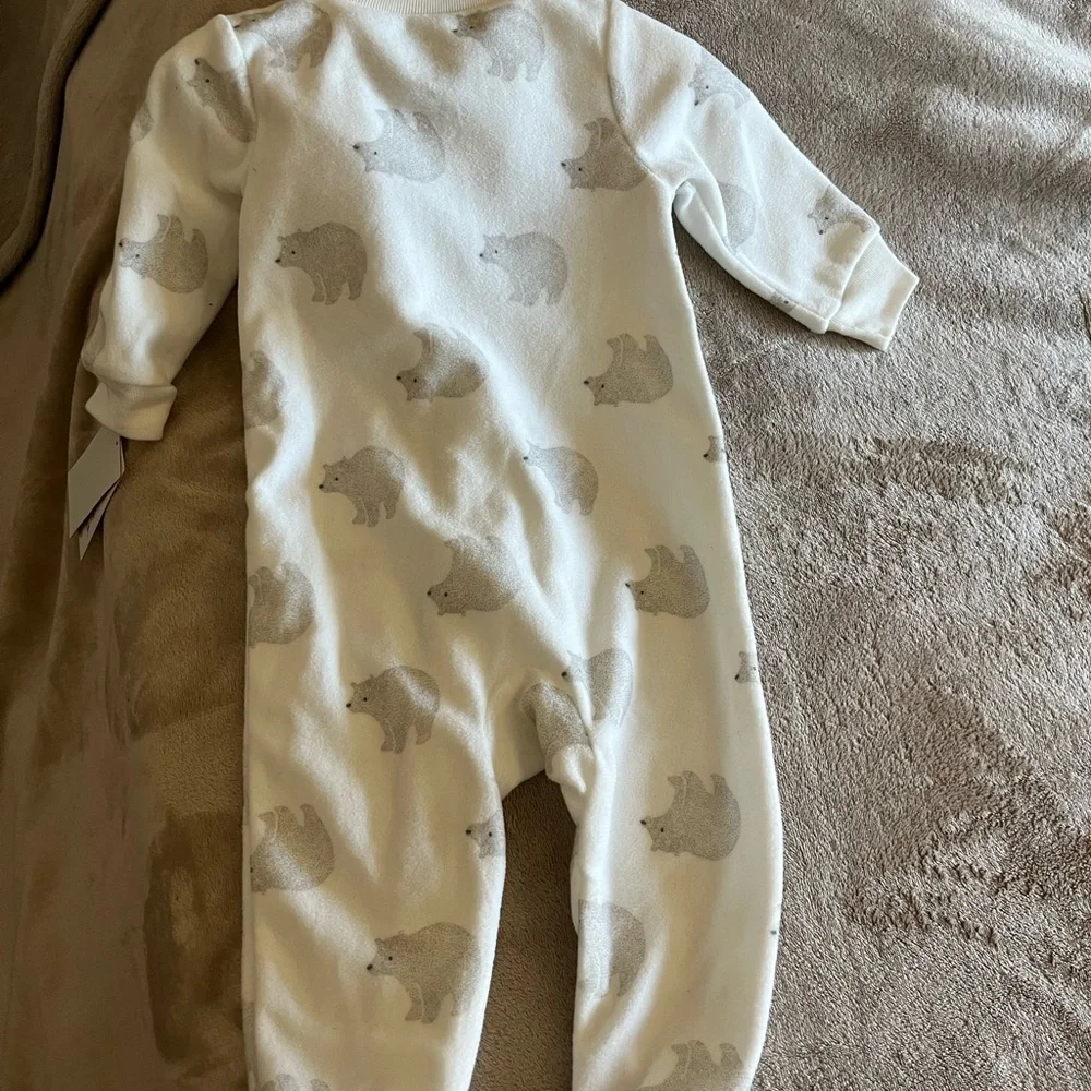NWT Carter’s Ram-per Size 6M 24-27in 2- Way Zipper keeps baby warm and Snuggly